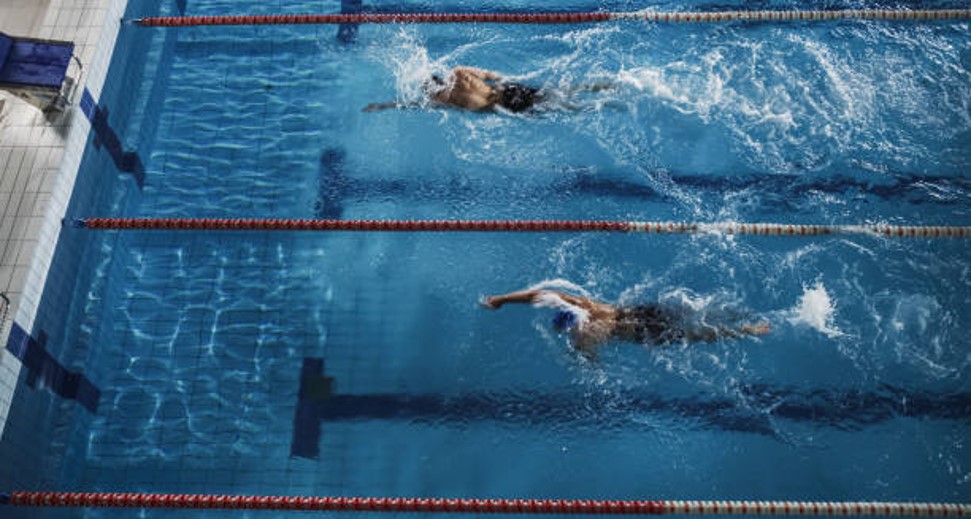 Sprint natation entre 2 nageurs